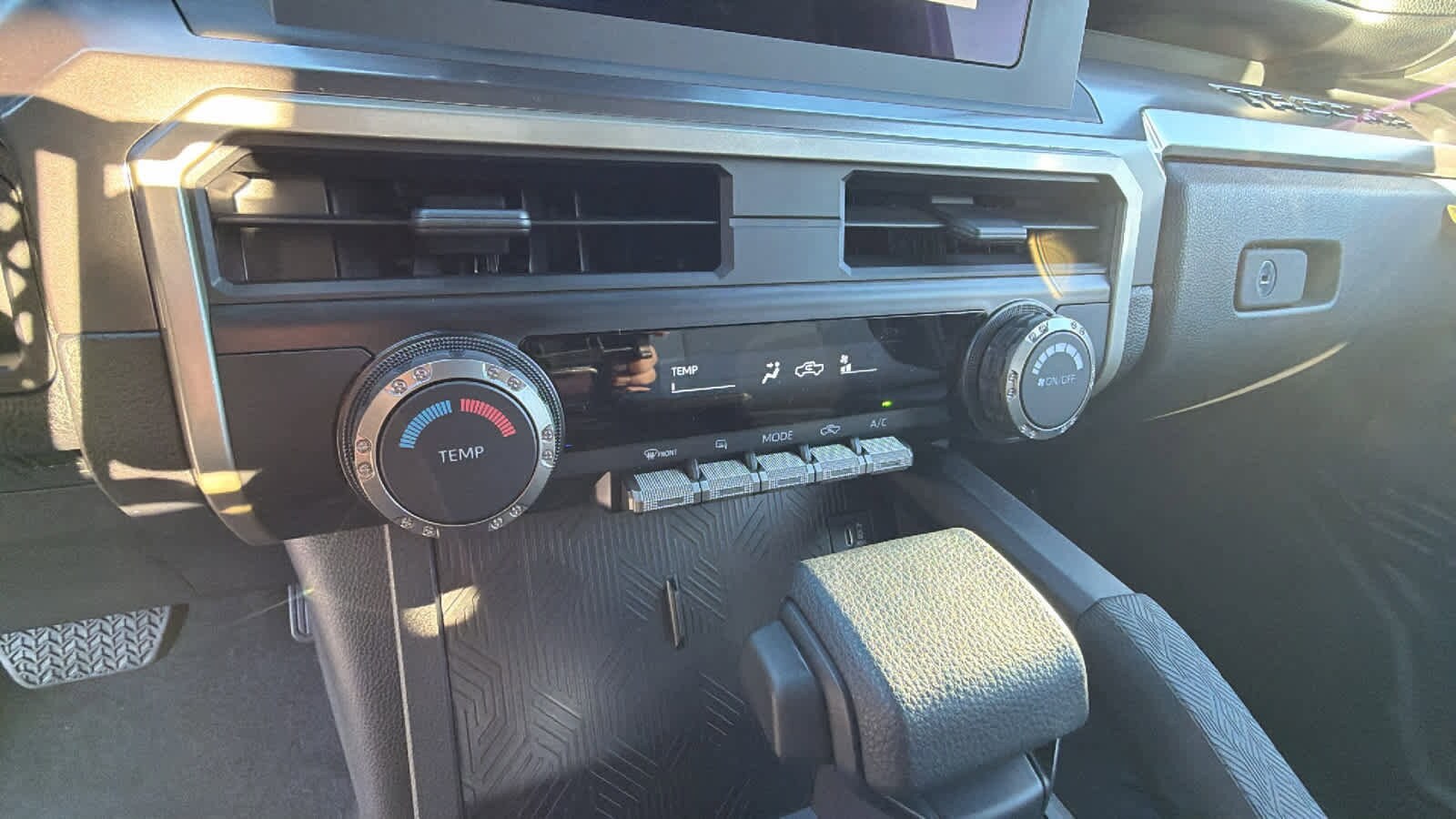 Thumbnail: 2025 Toyota Tacoma - 14