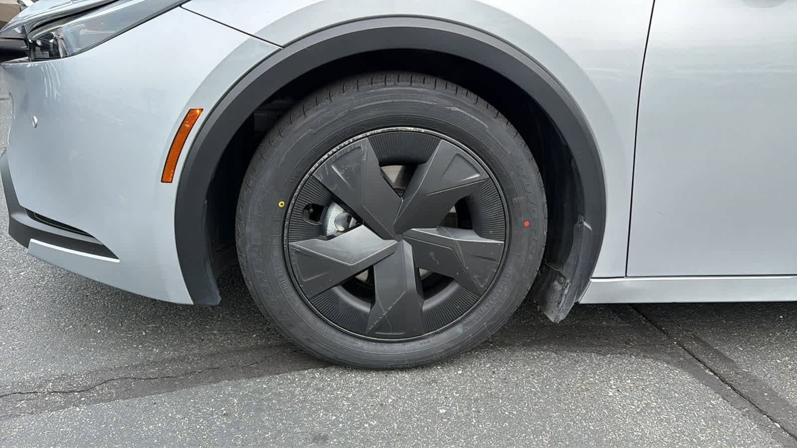 Thumbnail: 2024 Toyota Prius - 9