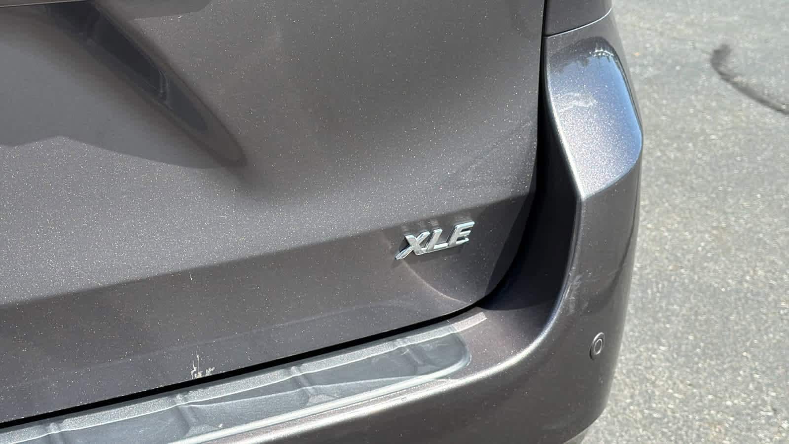 Thumbnail: 2017 Toyota Sienna - 28