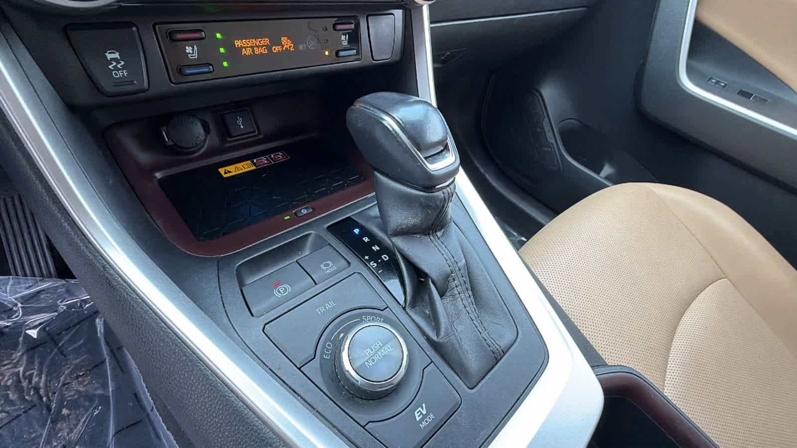 Thumbnail: 2022 Toyota RAV4 - 13