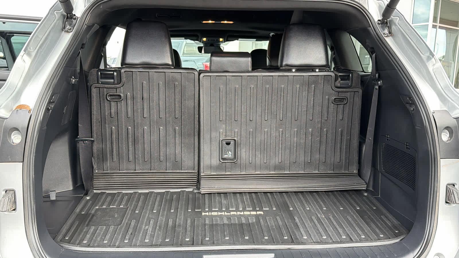 Thumbnail: 2024 Toyota Highlander - 27