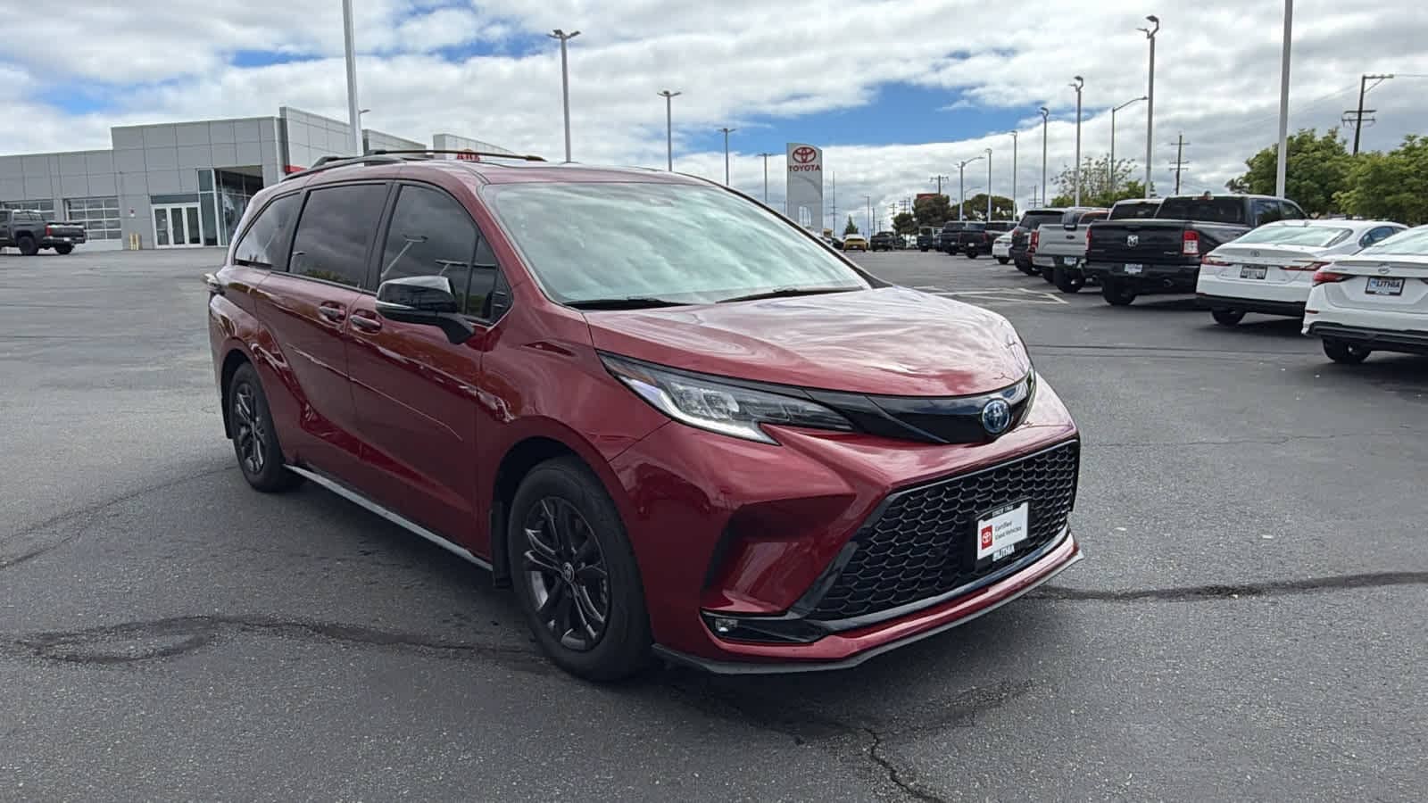 Thumbnail: 2025 Toyota Sienna - 3