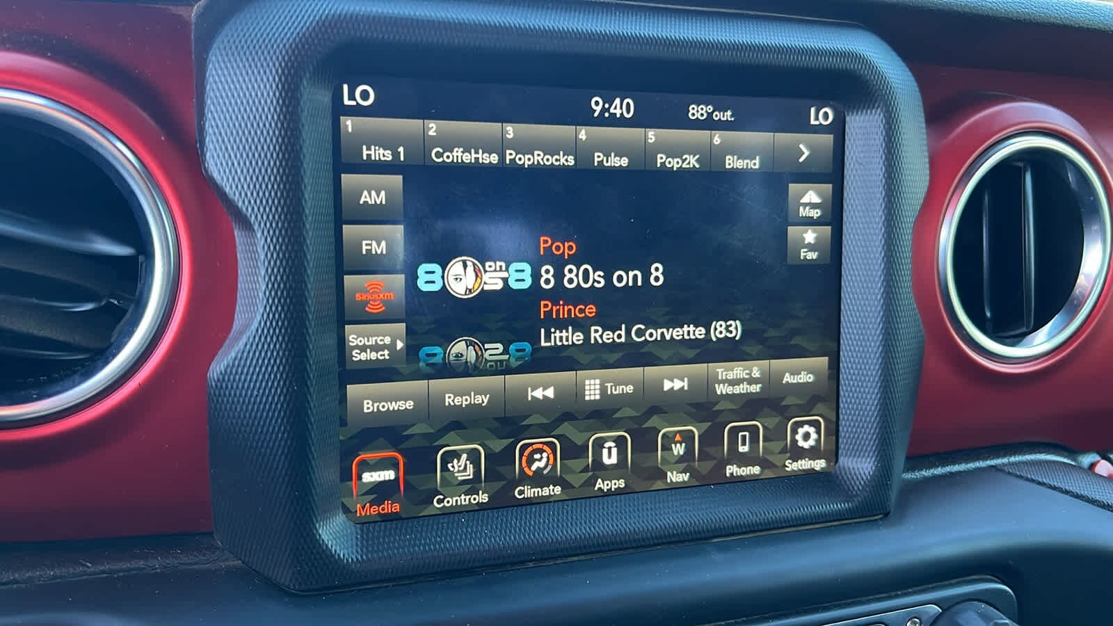 Thumbnail: 2020 Jeep Gladiator - 15