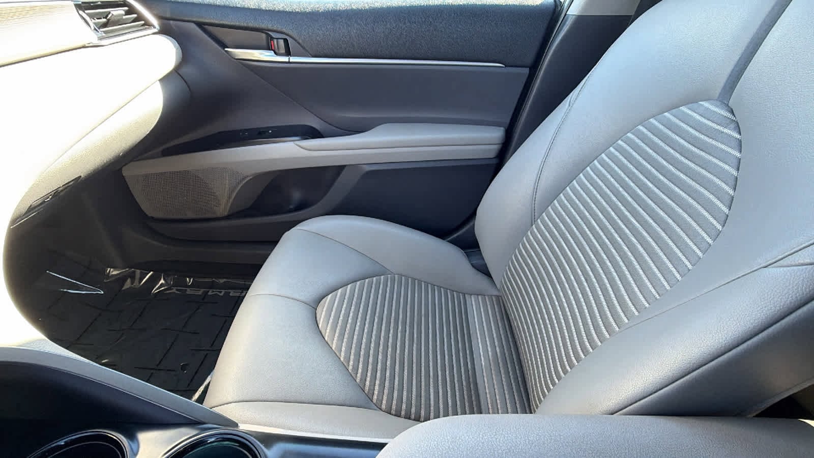 Thumbnail: 2018 Toyota Camry - 12