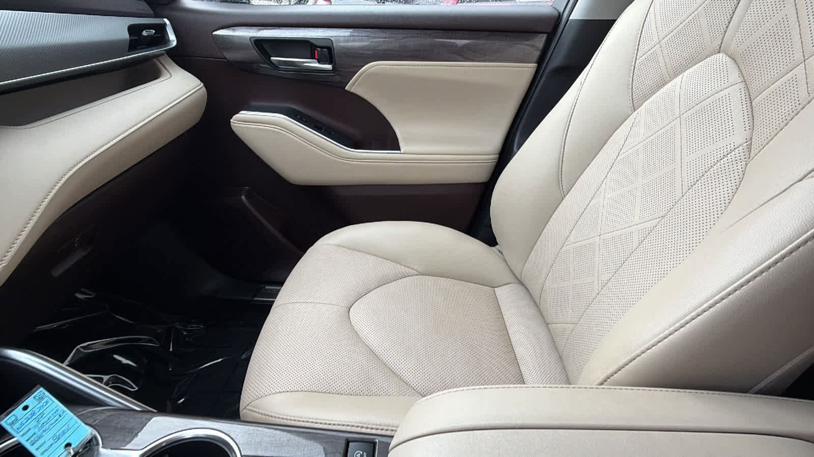 Thumbnail: 2022 Toyota Highlander - 12