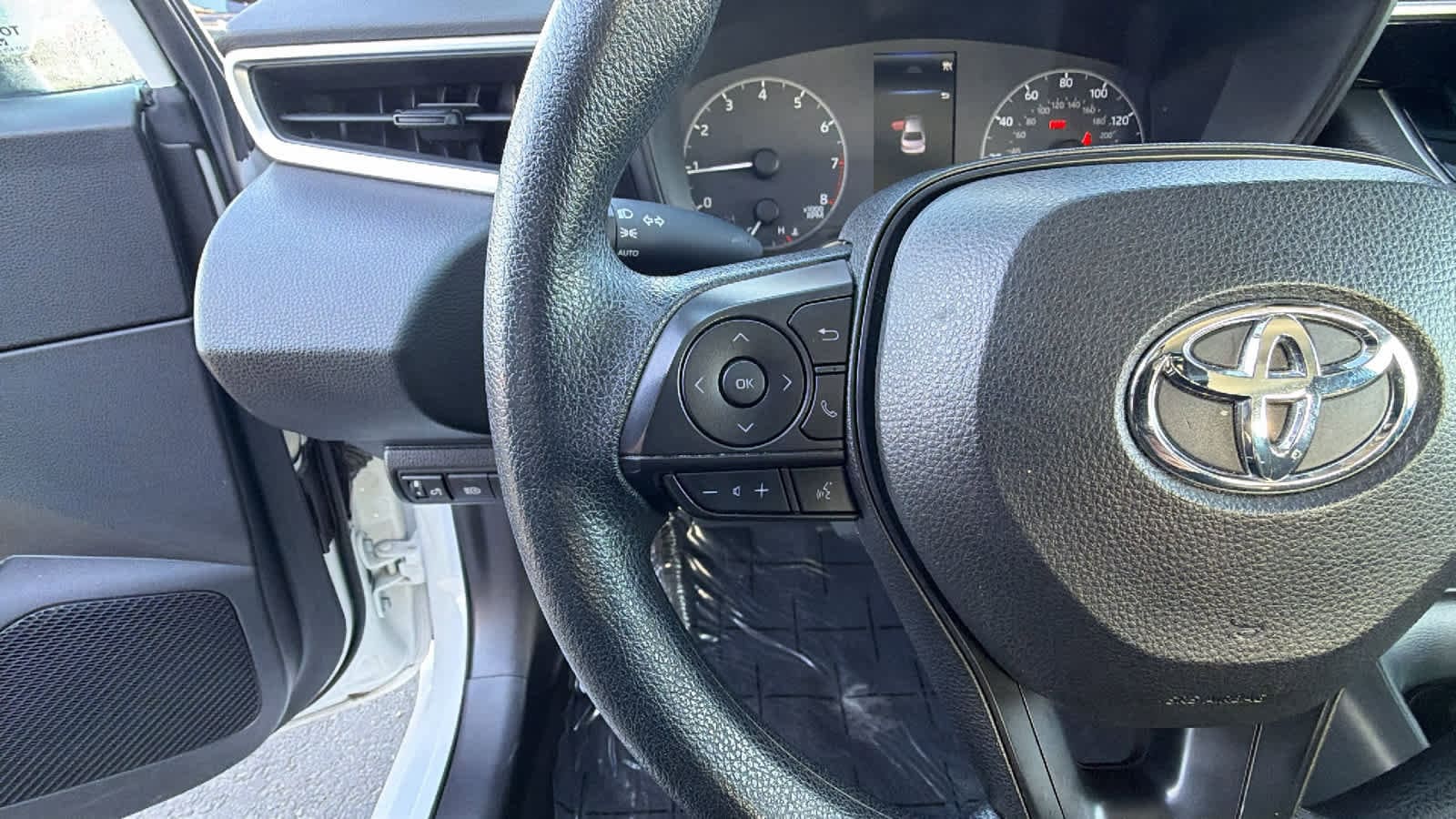 Thumbnail: 2023 Toyota Corolla - 19