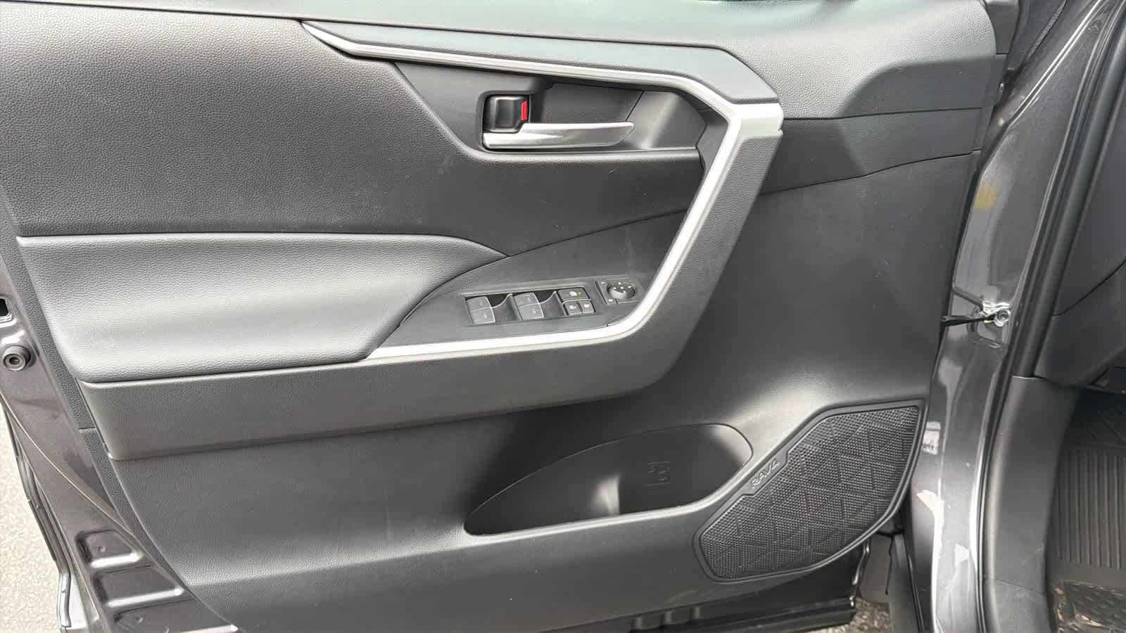 Thumbnail: 2025 Toyota RAV4 - 23