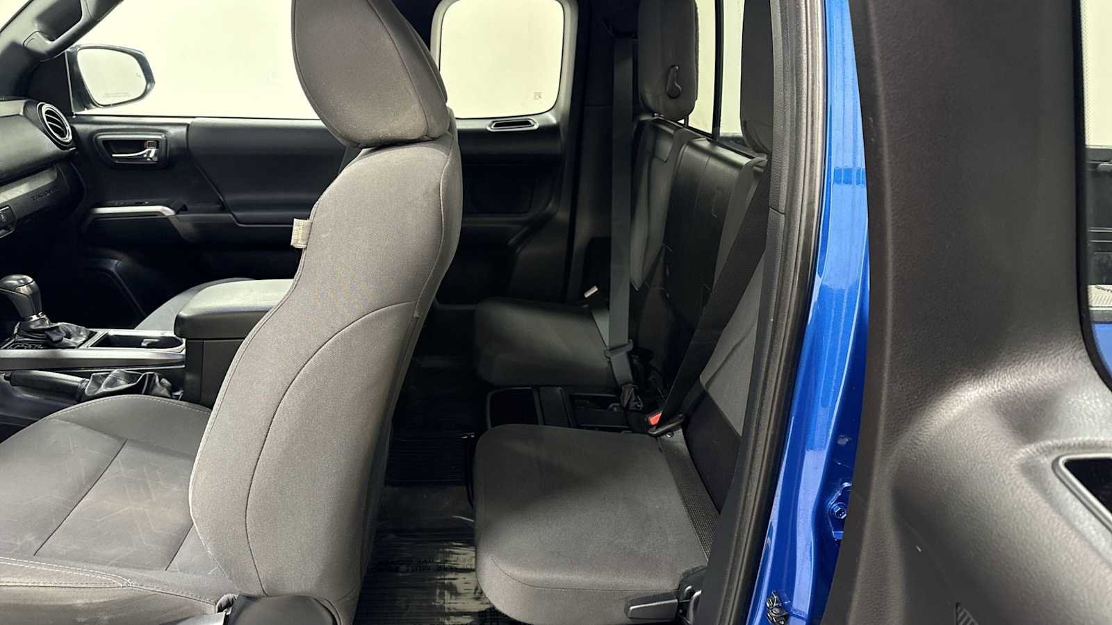 Thumbnail: 2018 Toyota Tacoma - 24