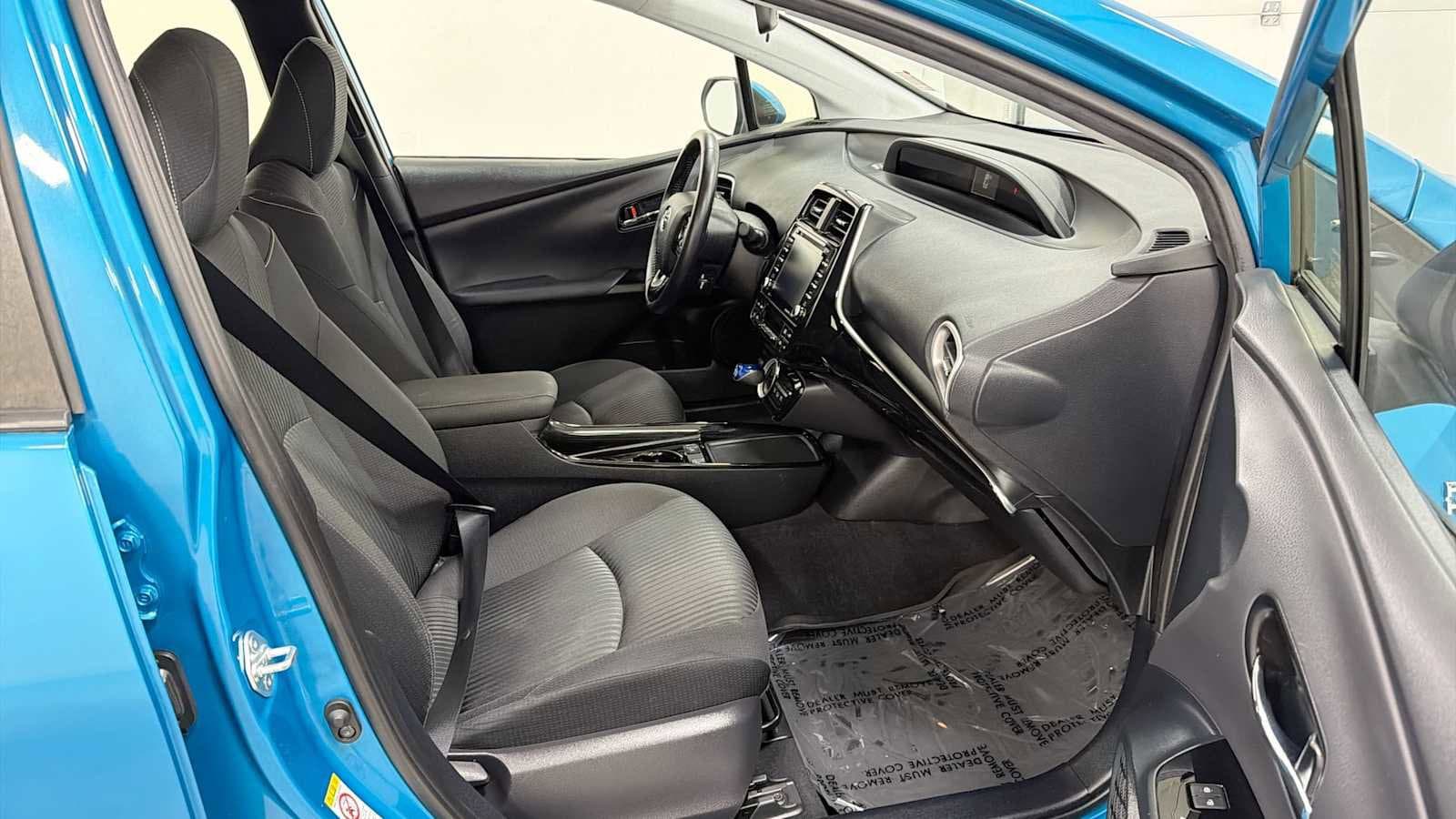 Thumbnail: 2021 Toyota Prius Prime - 28