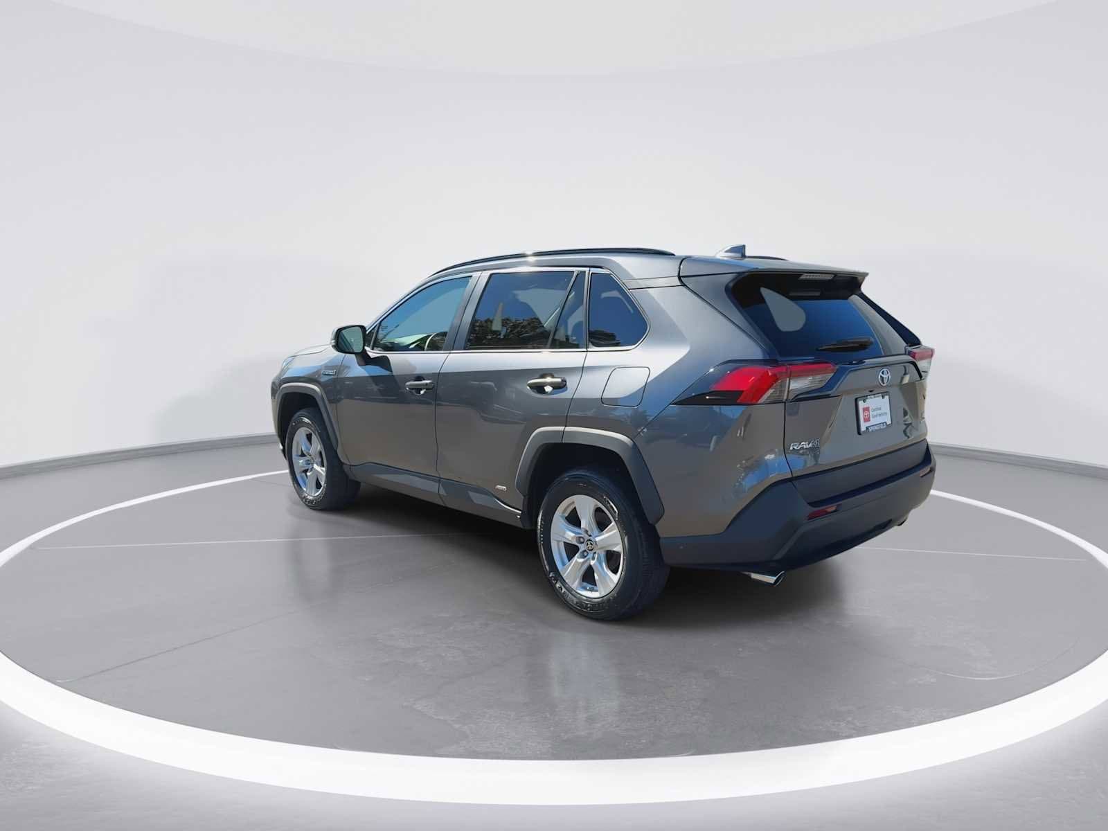 Thumbnail: 2021 Toyota RAV4 - 6
