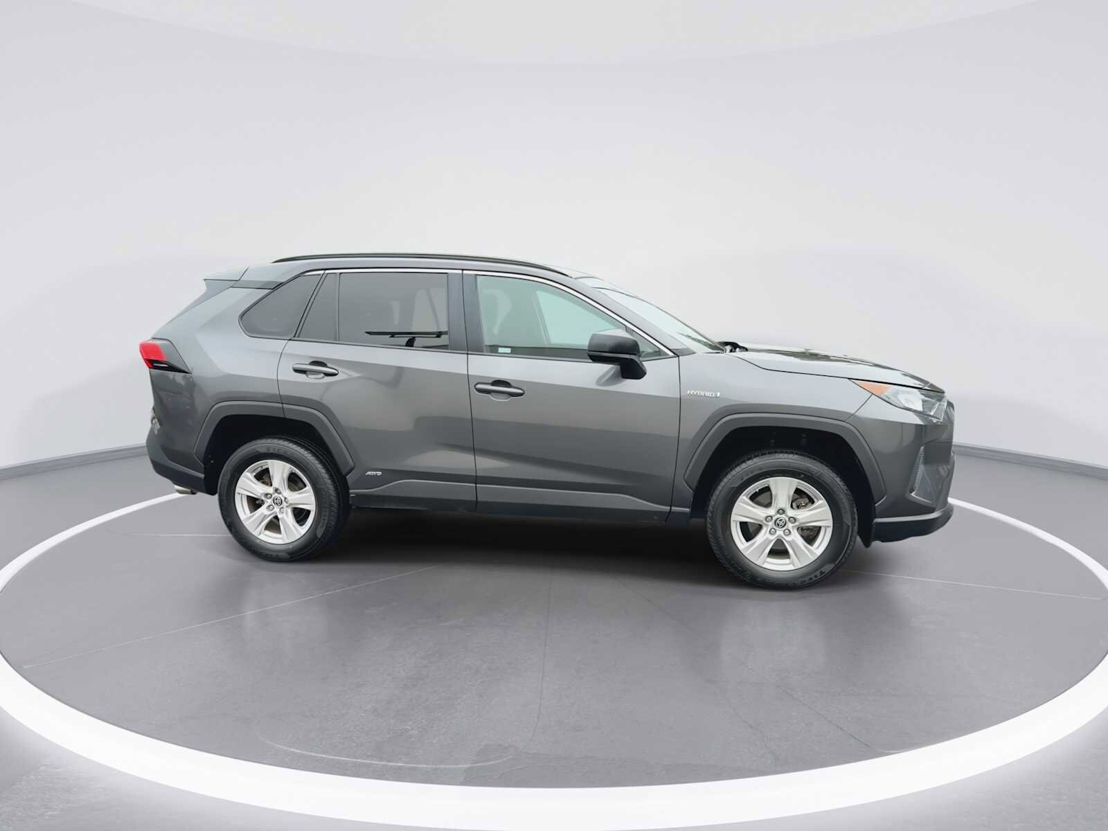 Thumbnail: 2021 Toyota RAV4 - 9