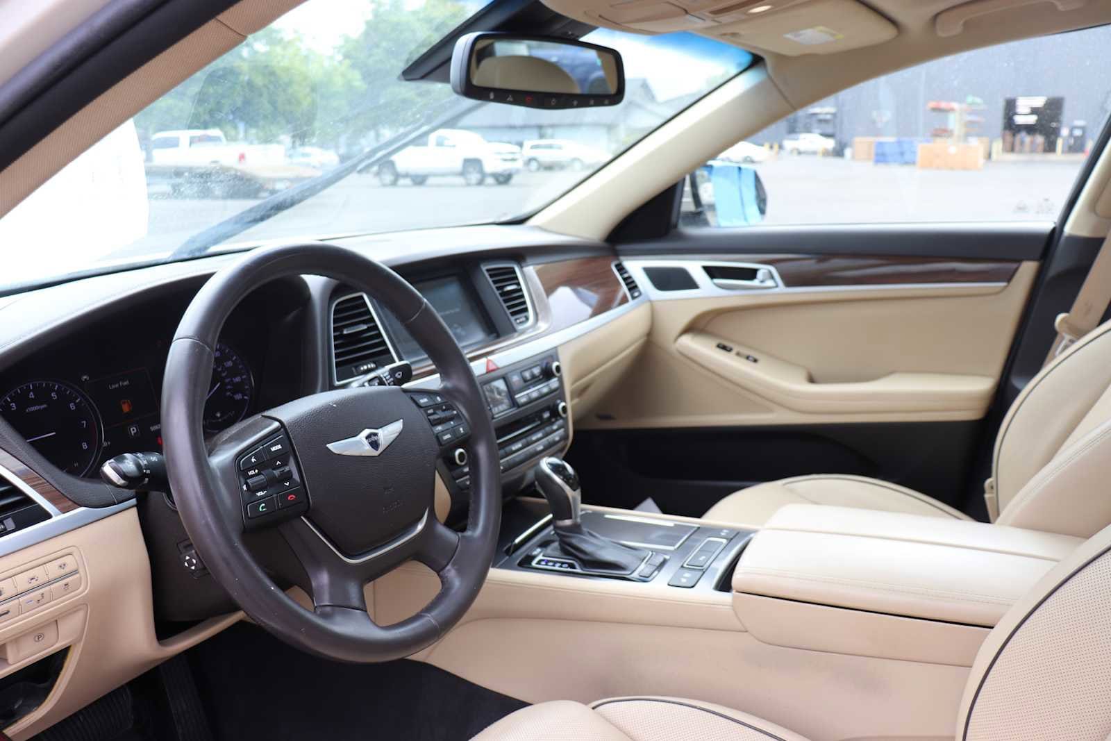 Thumbnail: 2015 Hyundai Genesis - 10