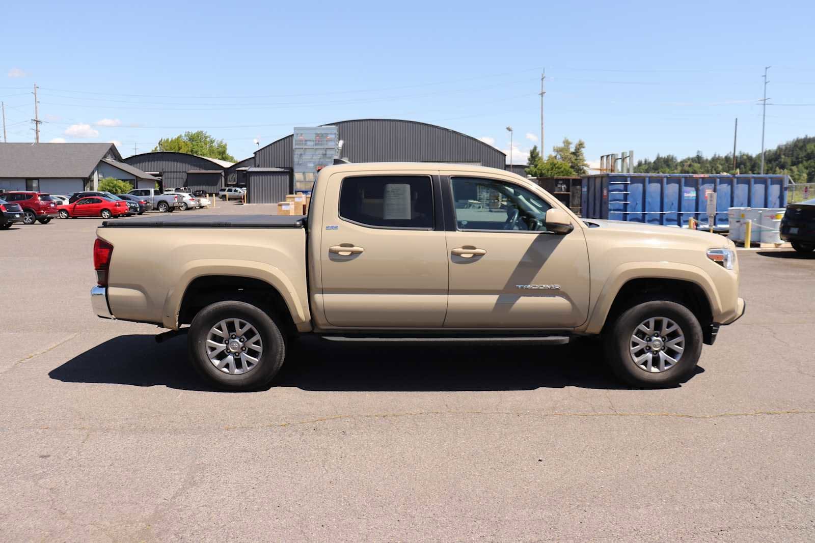 Thumbnail: 2019 Toyota Tacoma - 4