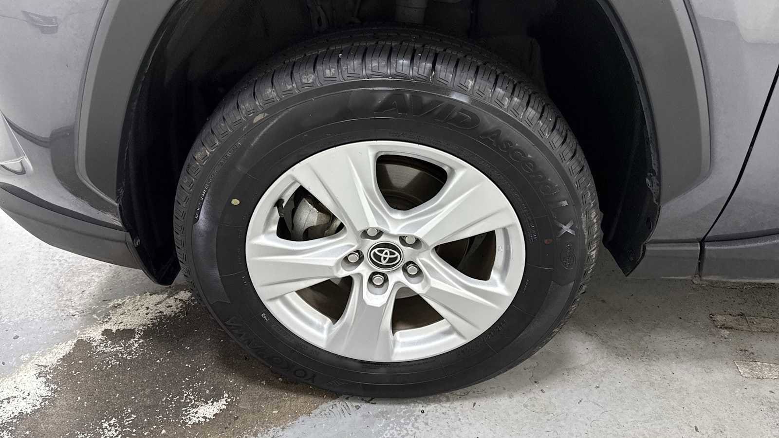 Thumbnail: 2021 Toyota RAV4 - 10