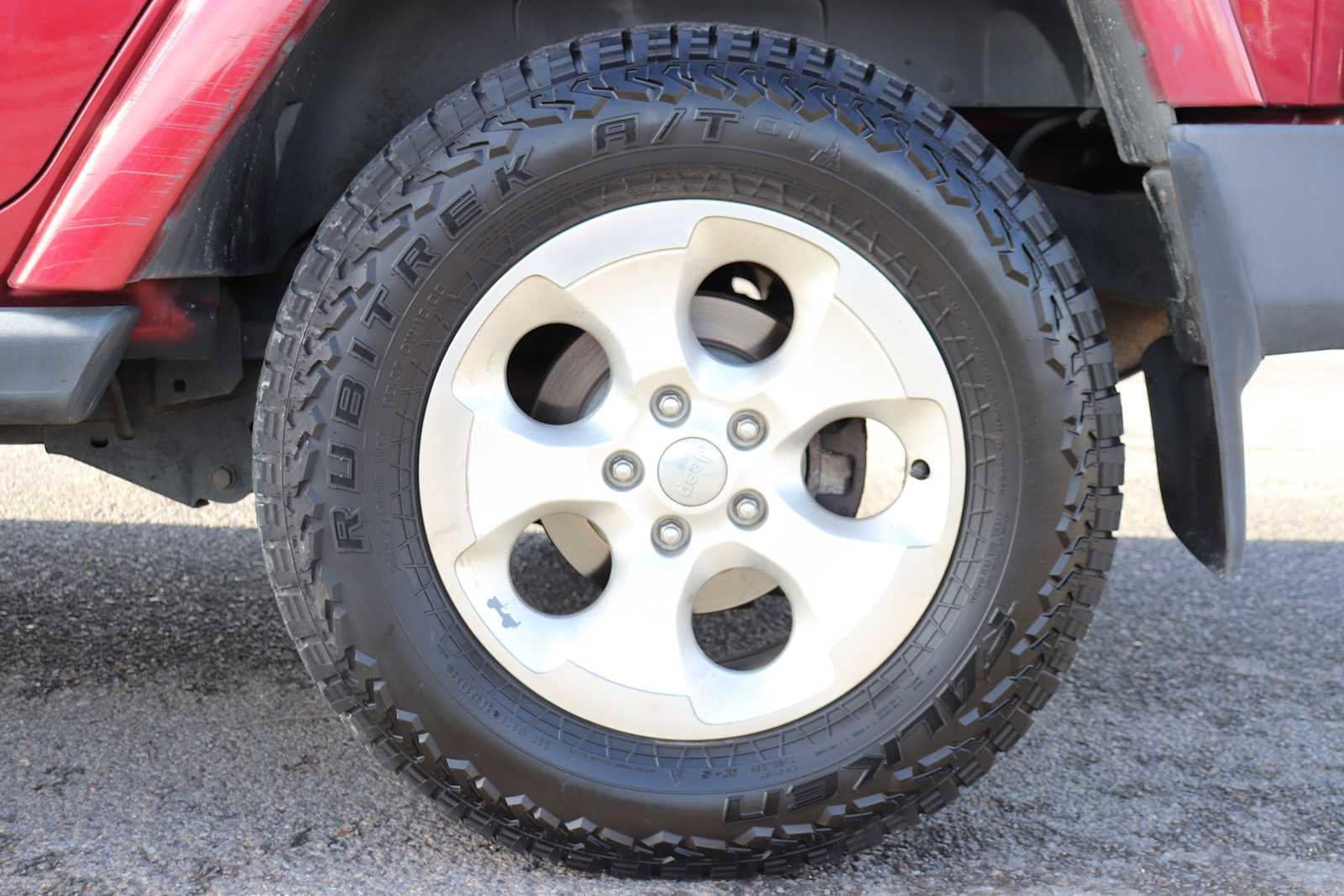 Thumbnail: 2013 Jeep Wrangler - 9