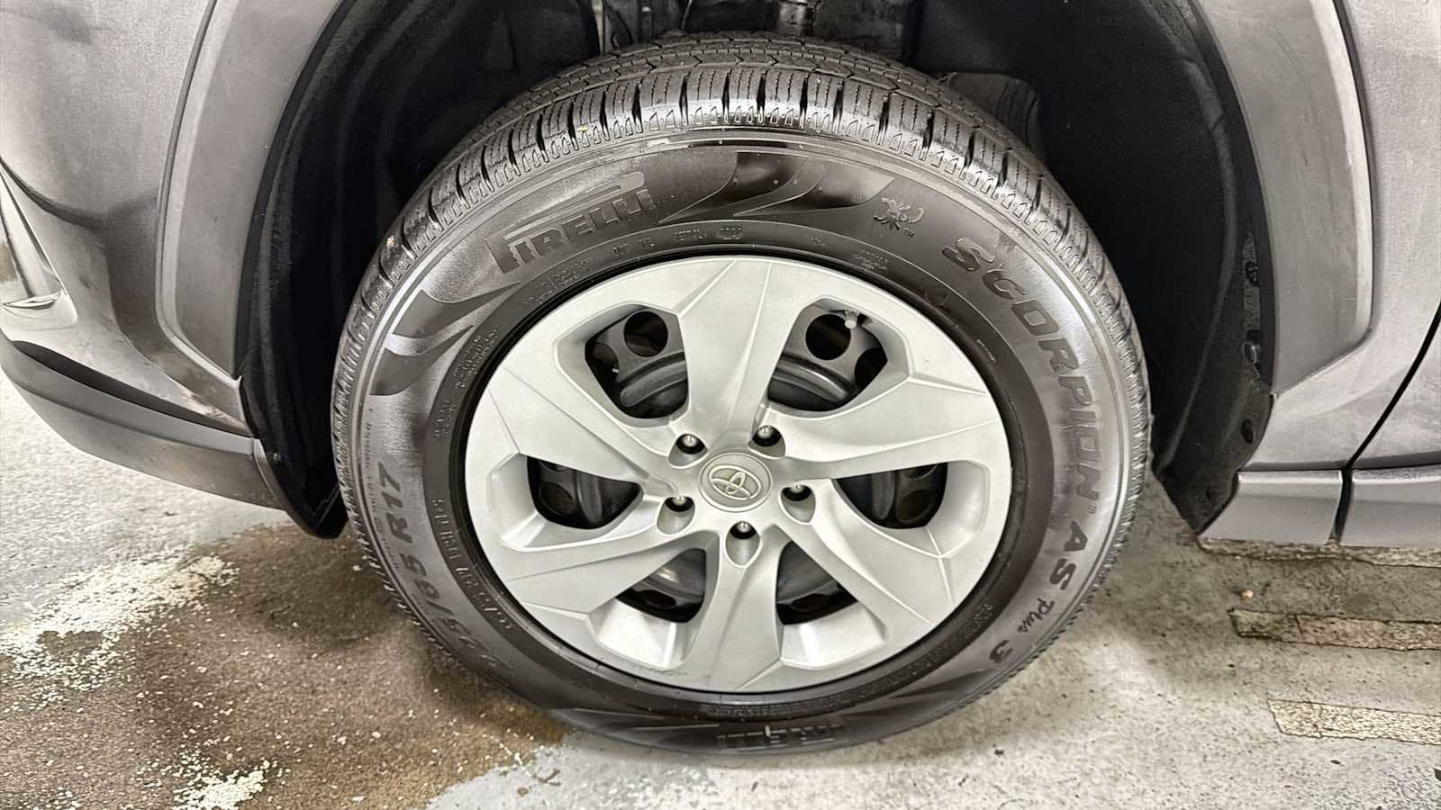 Thumbnail: 2021 Toyota RAV4 - 10