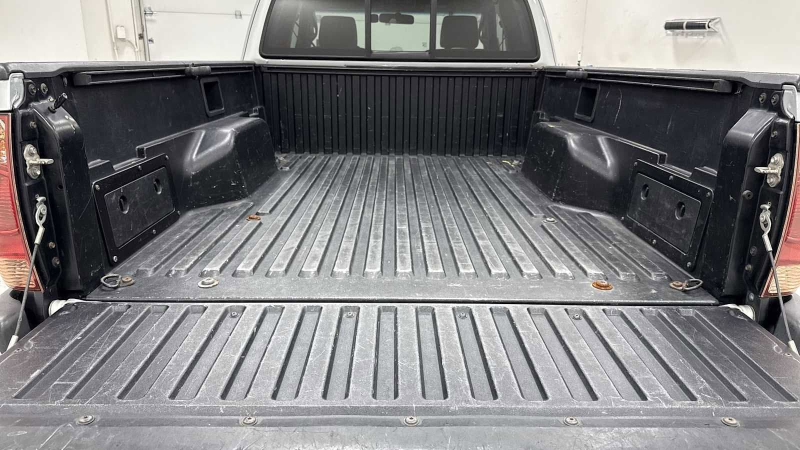 Thumbnail: 2006 Toyota Tacoma - 26