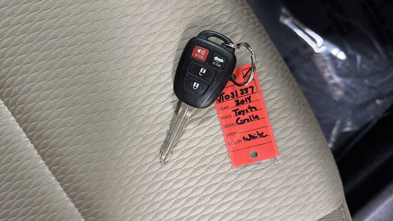 Thumbnail: 2014 Toyota Corolla - 30