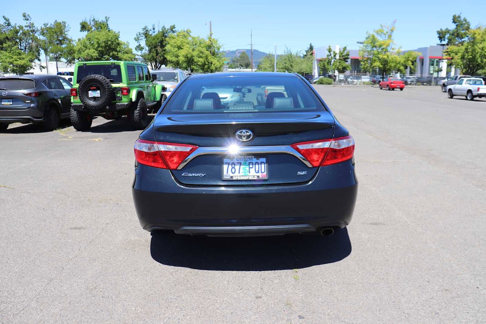 Thumbnail: 2016 Toyota Camry - 6