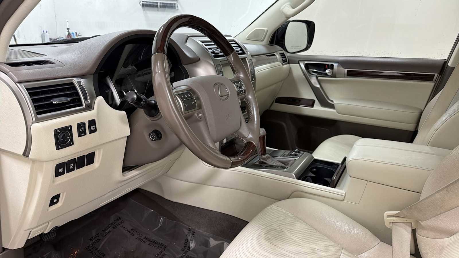 Thumbnail: 2019 Lexus GX - 12