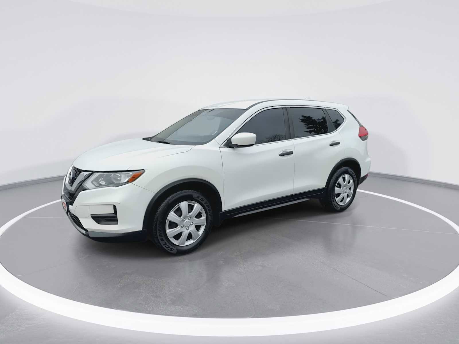 Thumbnail: 2017 Nissan Rogue - 4