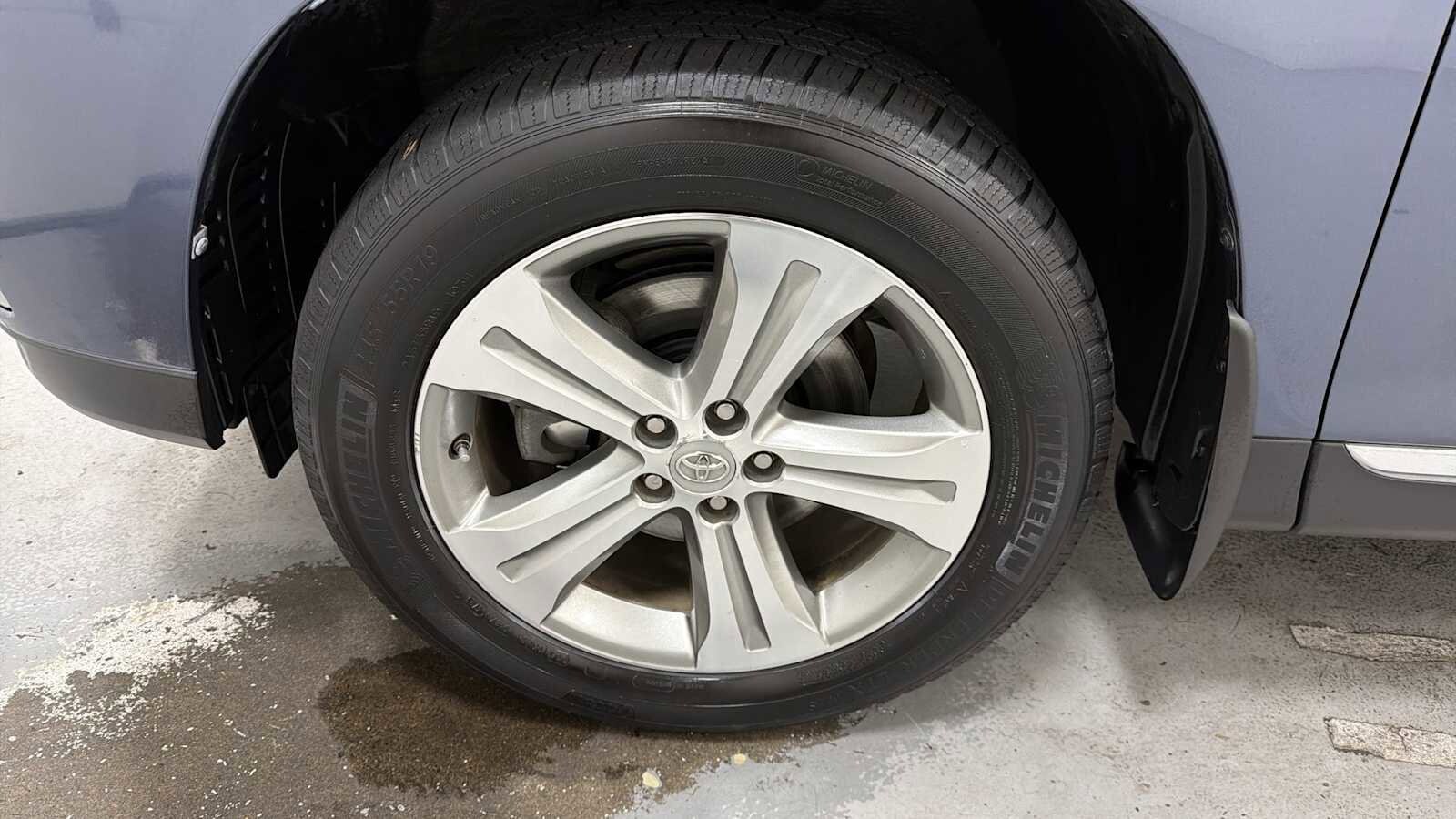 Thumbnail: 2011 Toyota Highlander - 10