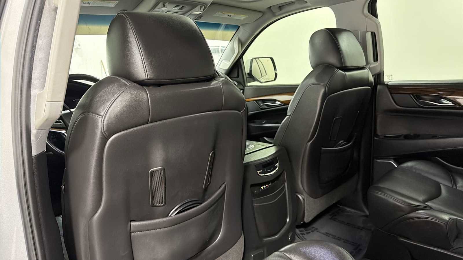 Thumbnail: 2016 Cadillac Escalade - 27