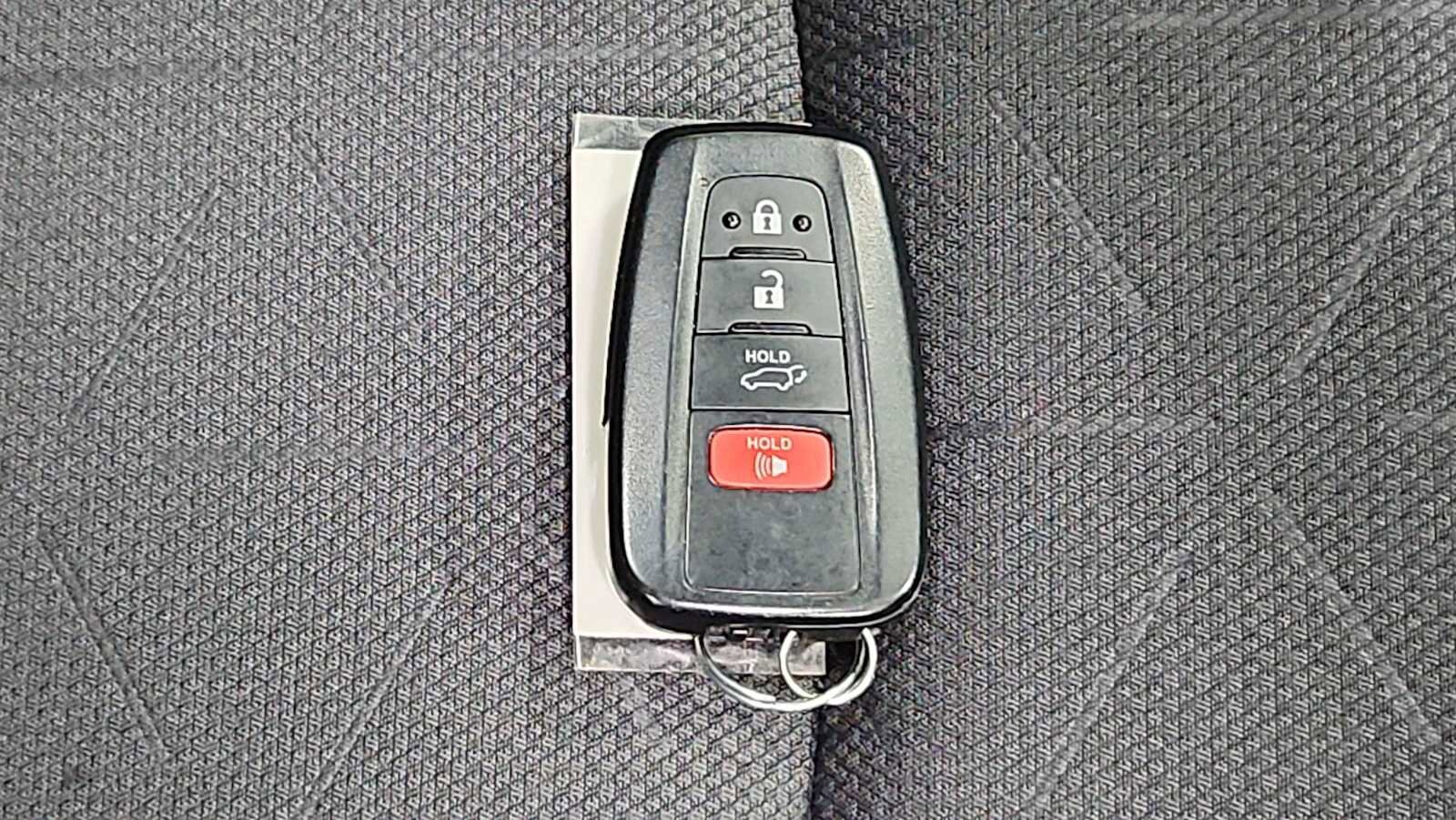 Thumbnail: 2025 Toyota RAV4 - 32