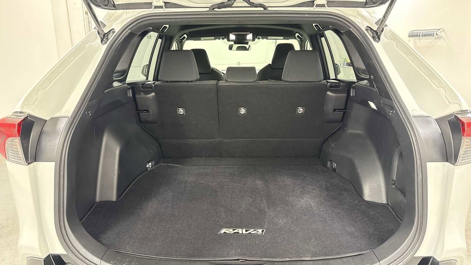 Thumbnail: 2022 Toyota RAV4 - 26