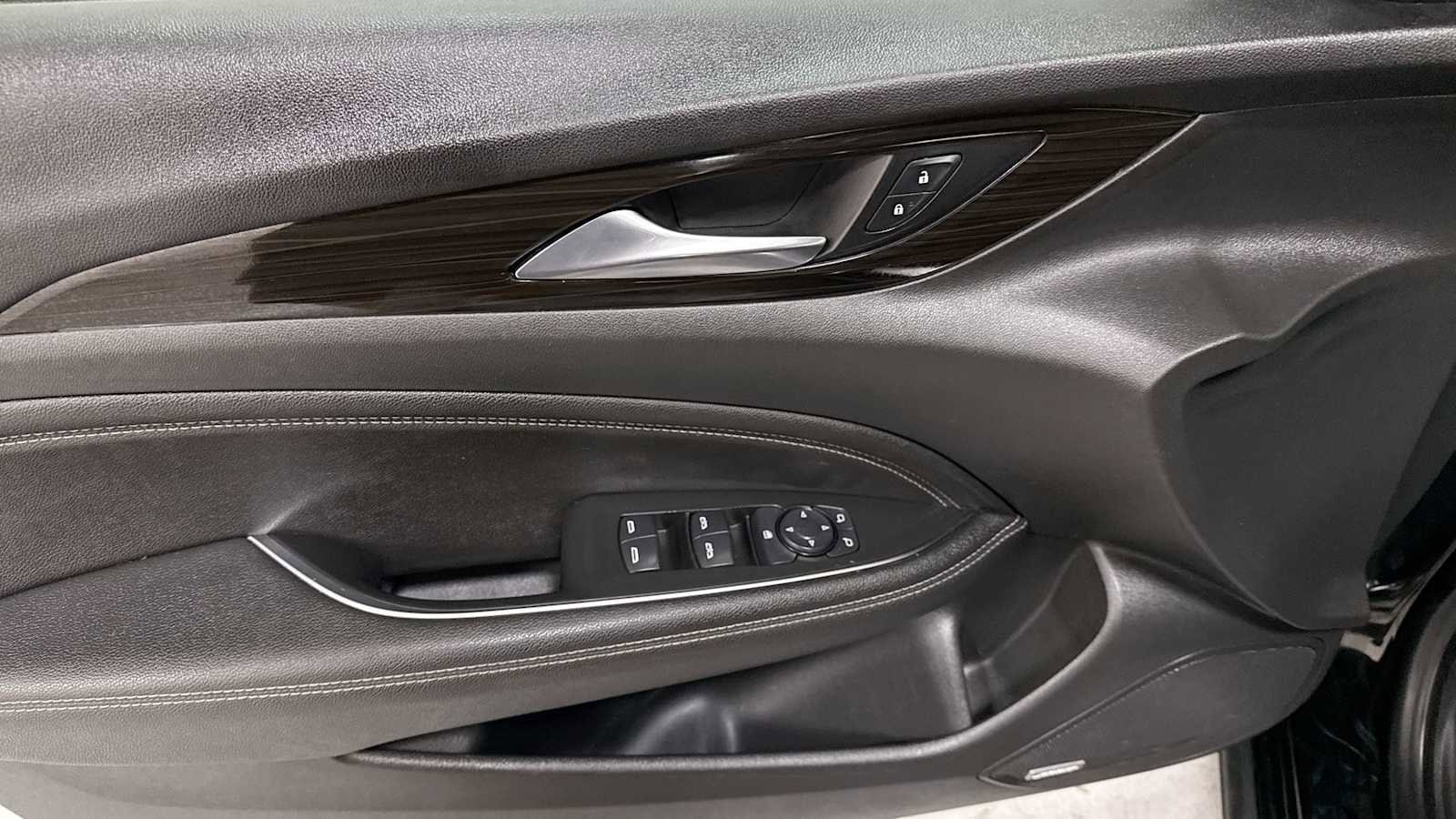 Thumbnail: 2019 Buick Regal - 15