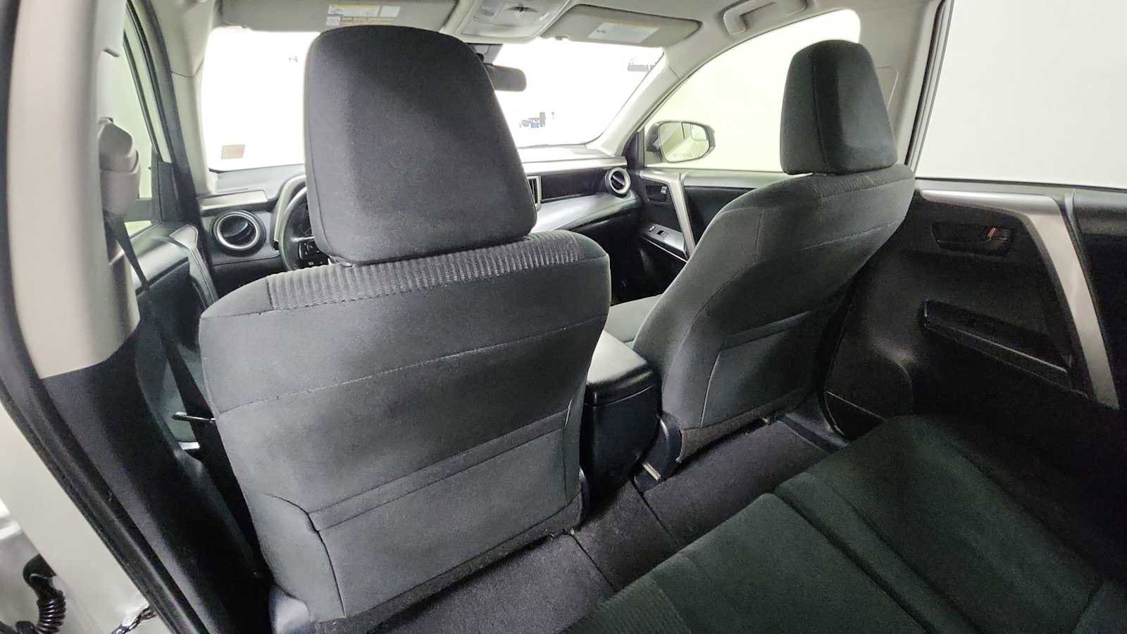 Thumbnail: 2017 Toyota RAV4 - 24