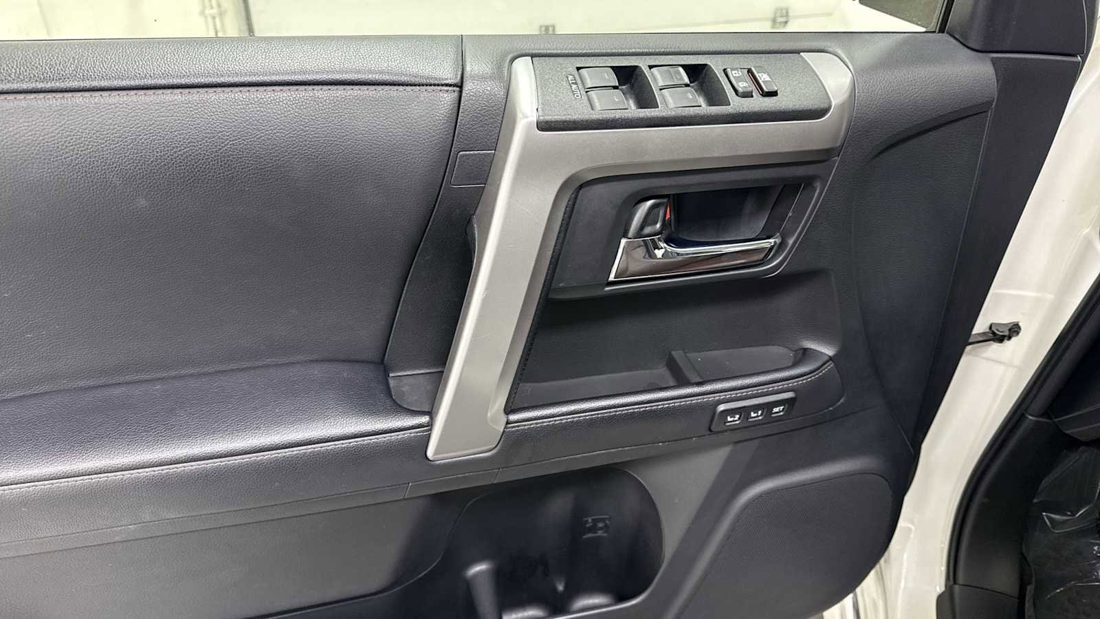 Thumbnail: 2022 Toyota 4Runner - 15