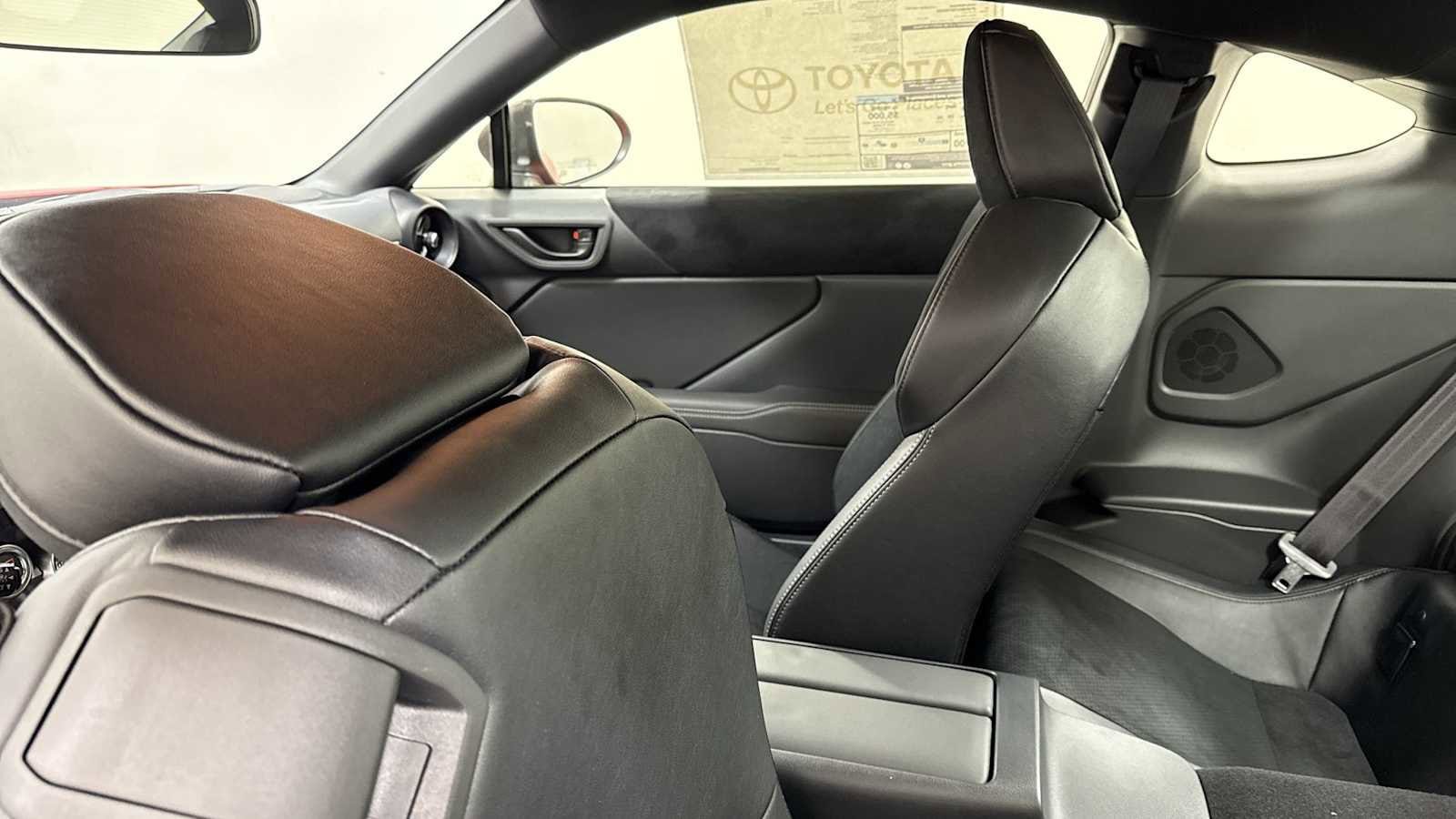 Thumbnail: 2025 Toyota GR86 - 24