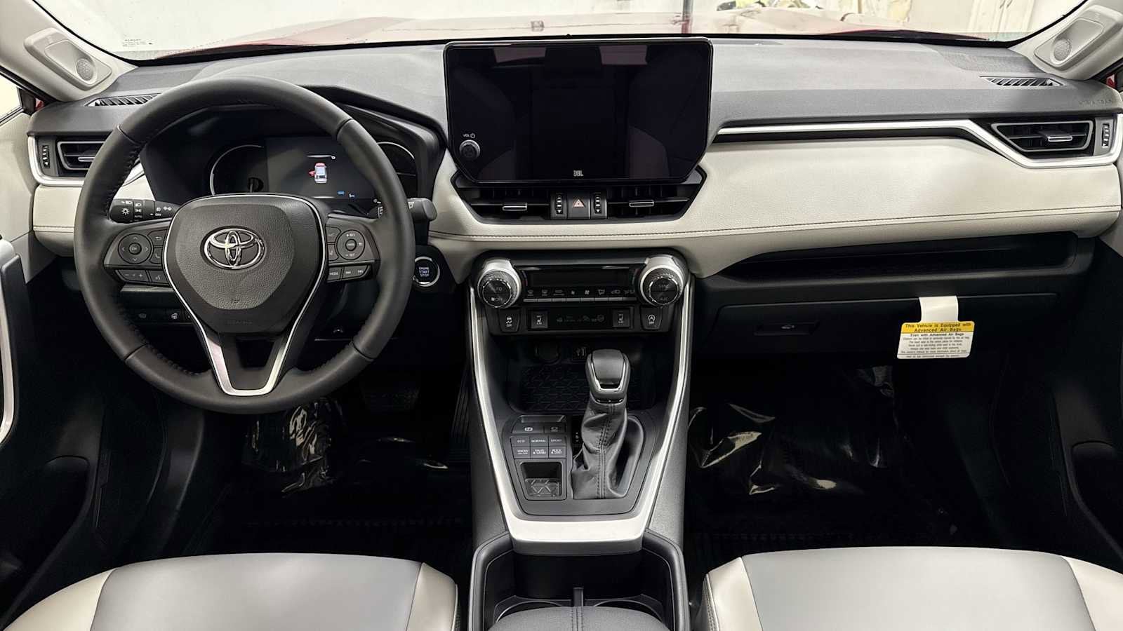 Thumbnail: 2025 Toyota RAV4 - 27