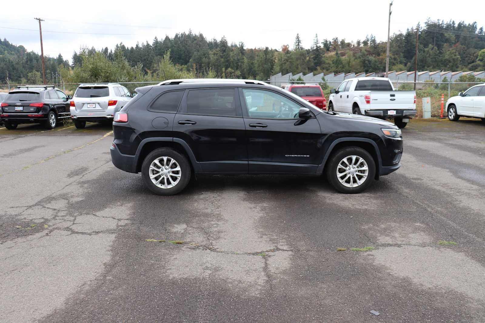 Thumbnail: 2020 Jeep Cherokee - 4