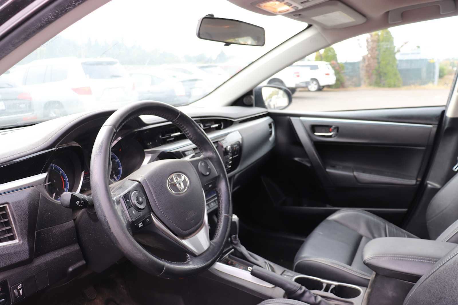 Thumbnail: 2014 Toyota Corolla - 10