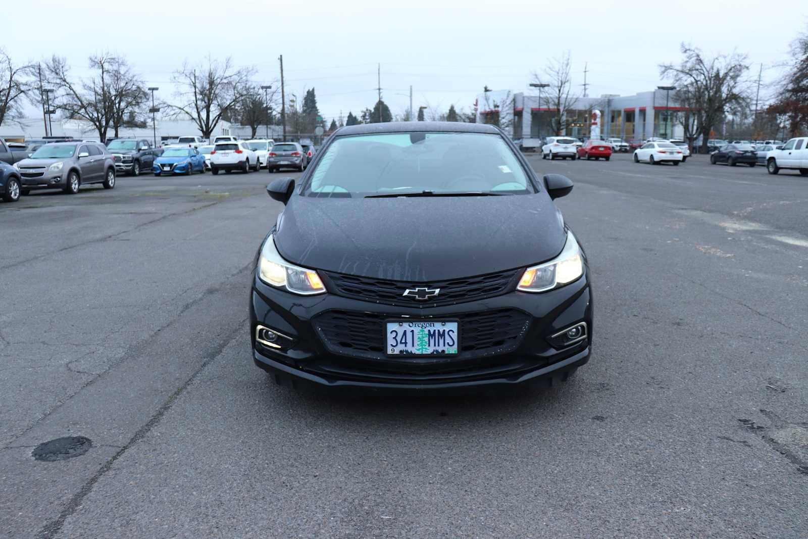 2017 Chevrolet Cruze LS photo 2