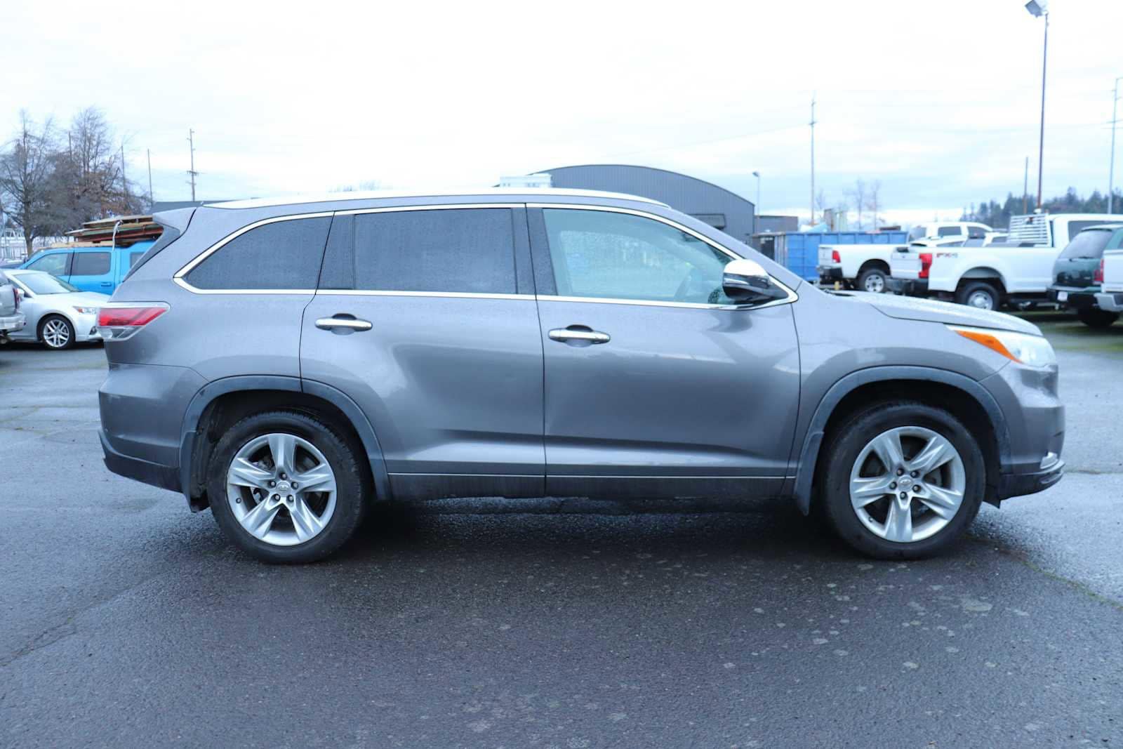 Thumbnail: 2015 Toyota Highlander - 4