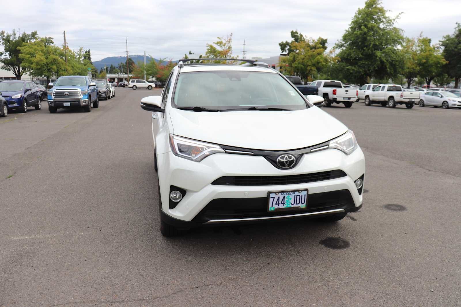 Thumbnail: 2016 Toyota RAV4 - 3