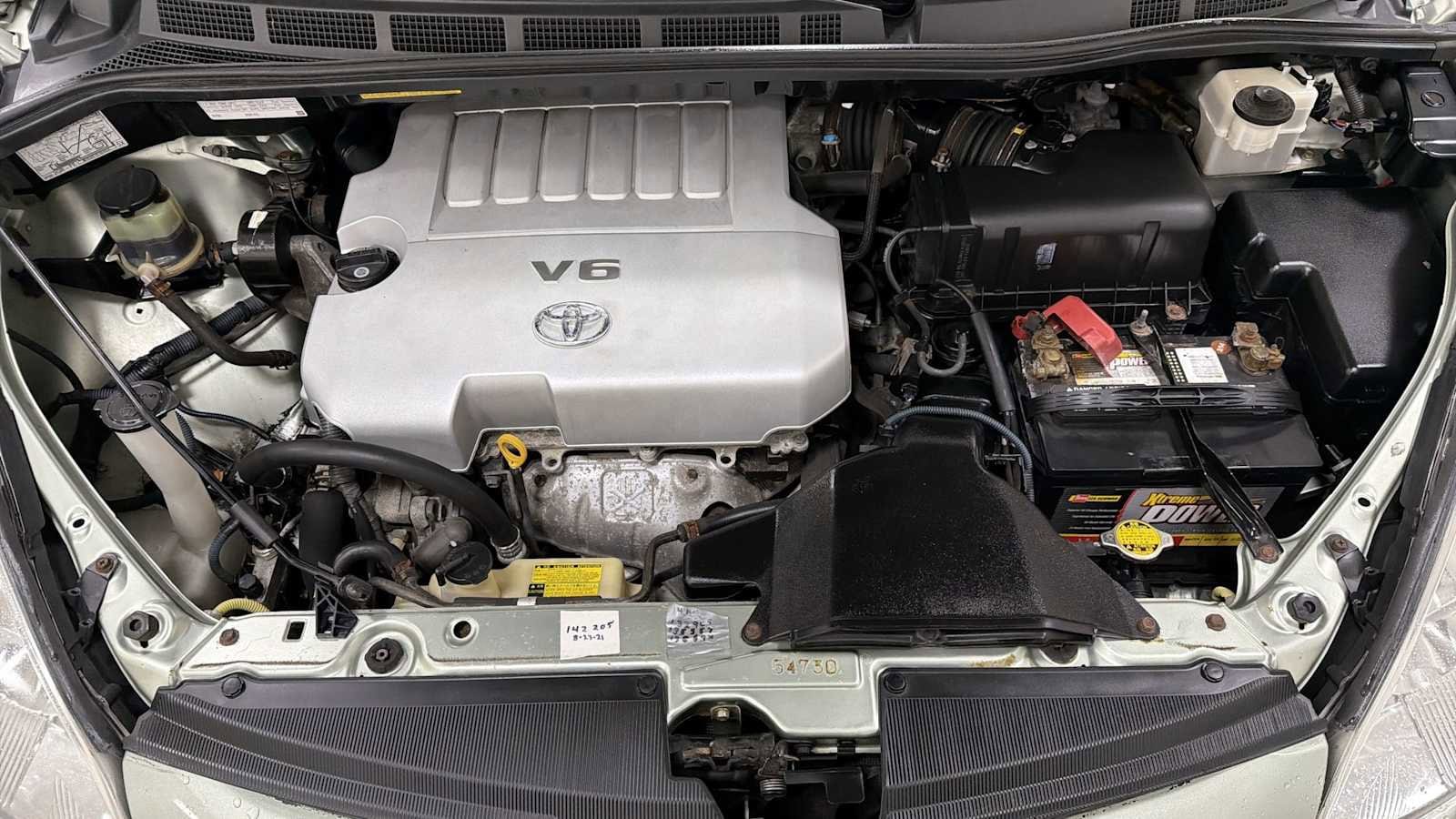 Thumbnail: 2010 Toyota Sienna - 29