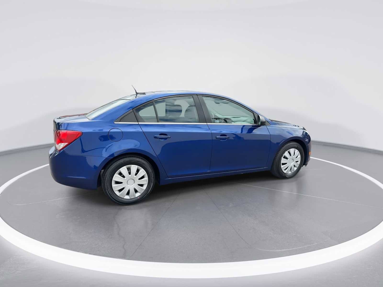 Thumbnail: 2012 Chevrolet Cruze - 8