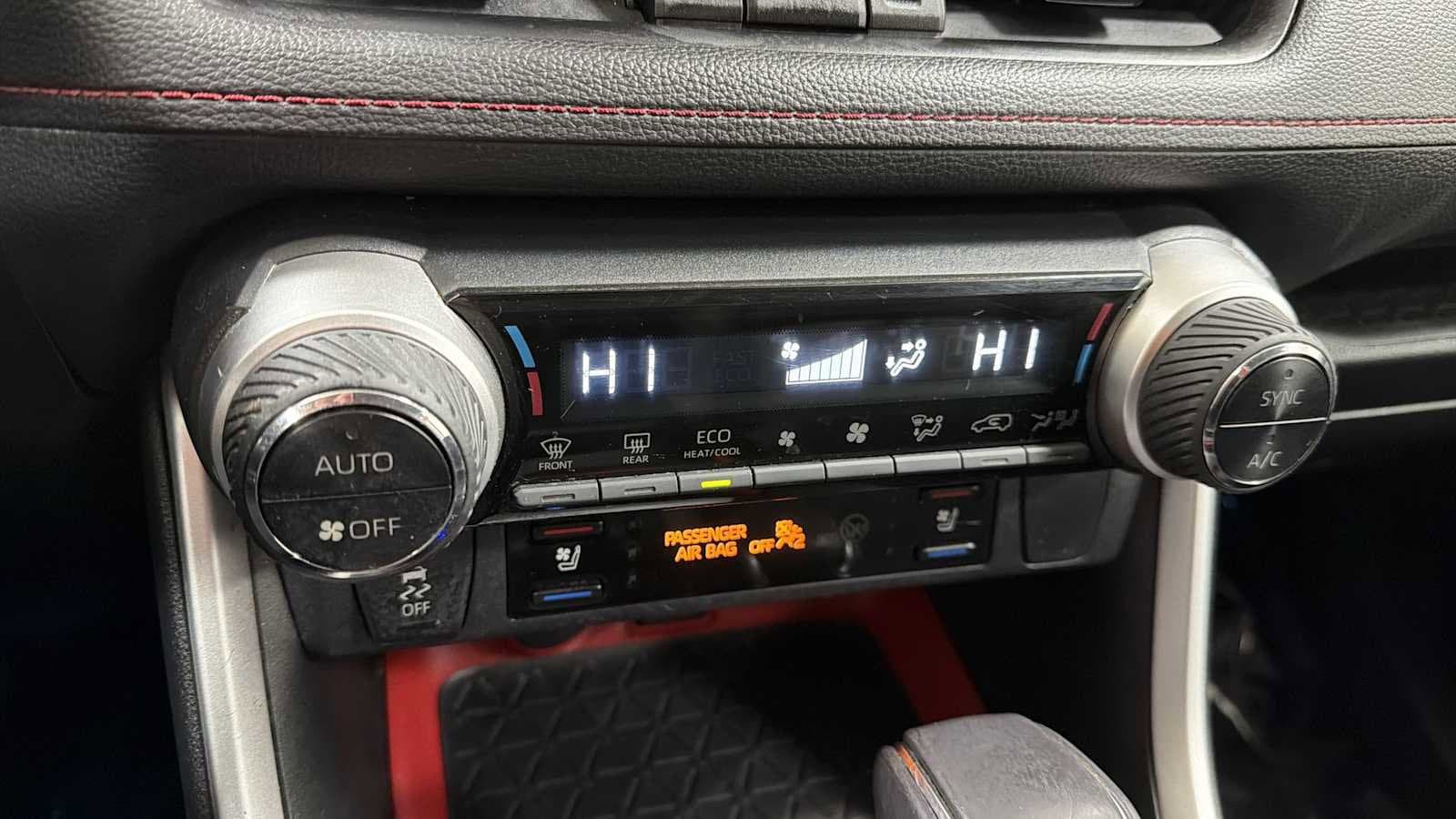 Thumbnail: 2022 Toyota RAV4 - 20