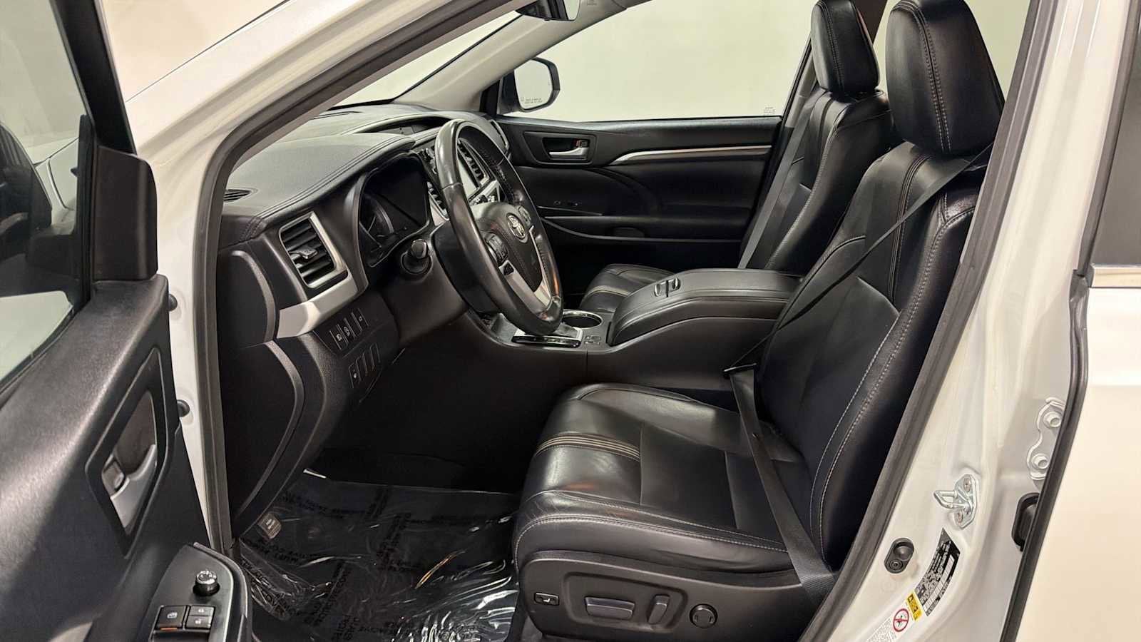 Thumbnail: 2017 Toyota Highlander - 13