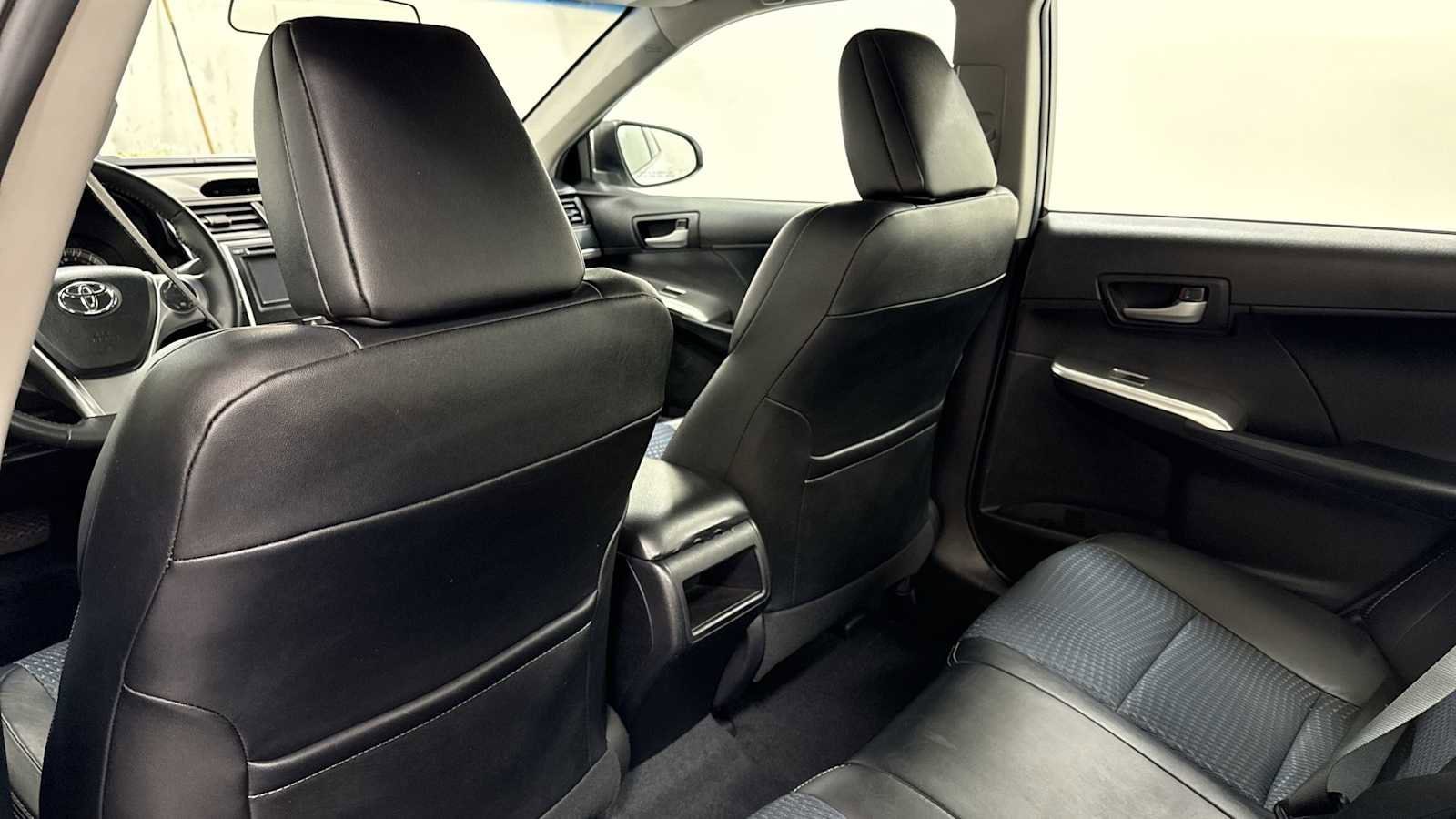 Thumbnail: 2012 Toyota Camry - 23