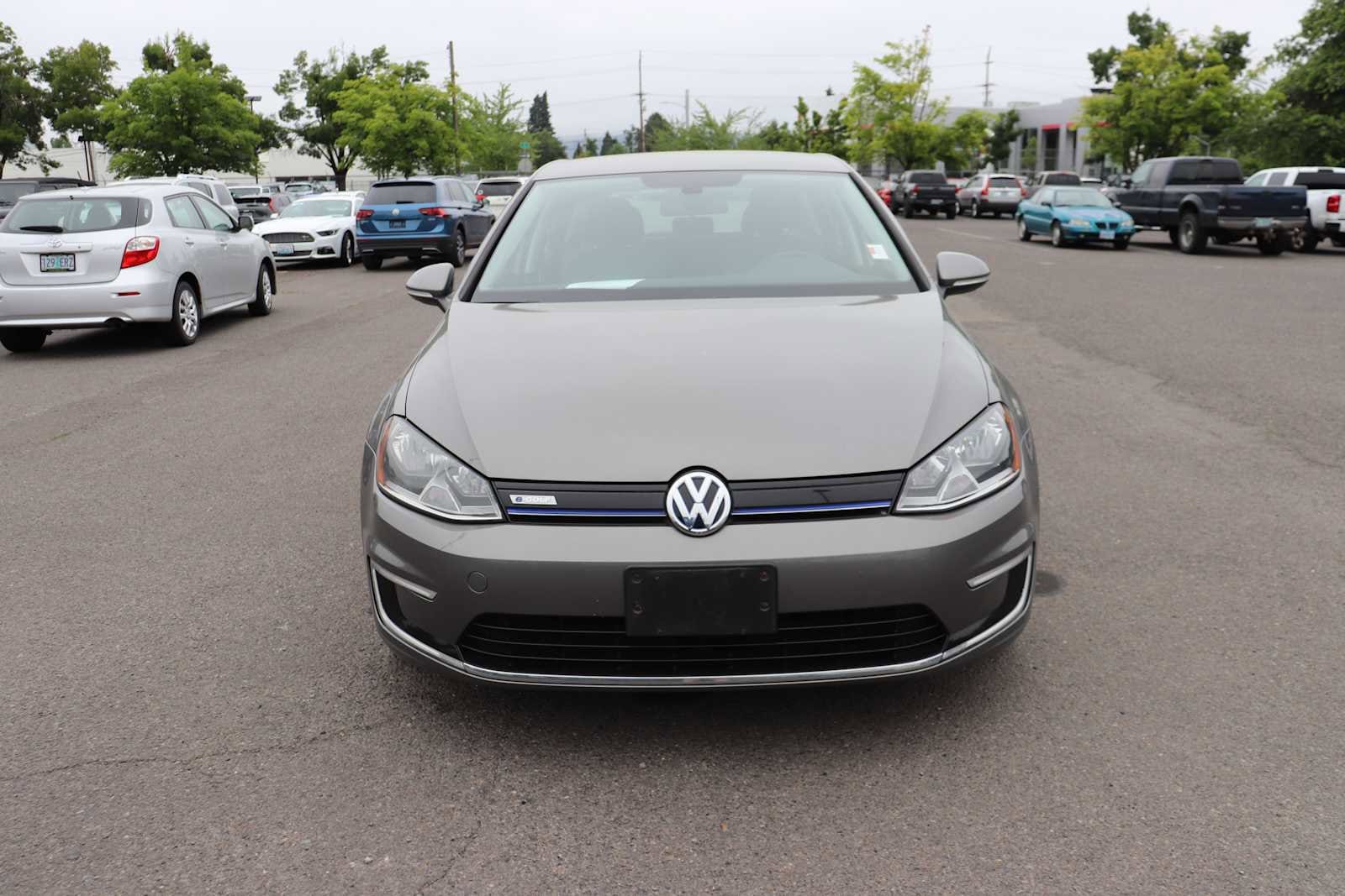 Used 2016 Volkswagen e-Golf e-Golf SE with VIN WVWKP7AU8GW914230 for sale in Springfield, OR