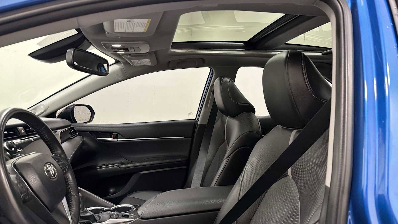 Thumbnail: 2020 Toyota Camry - 24