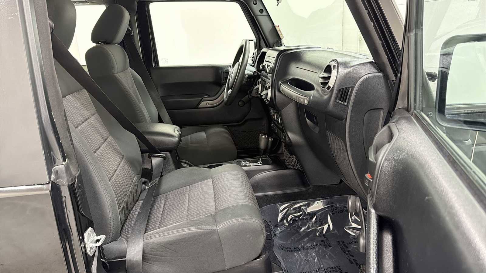 Thumbnail: 2012 Jeep Wrangler - 27