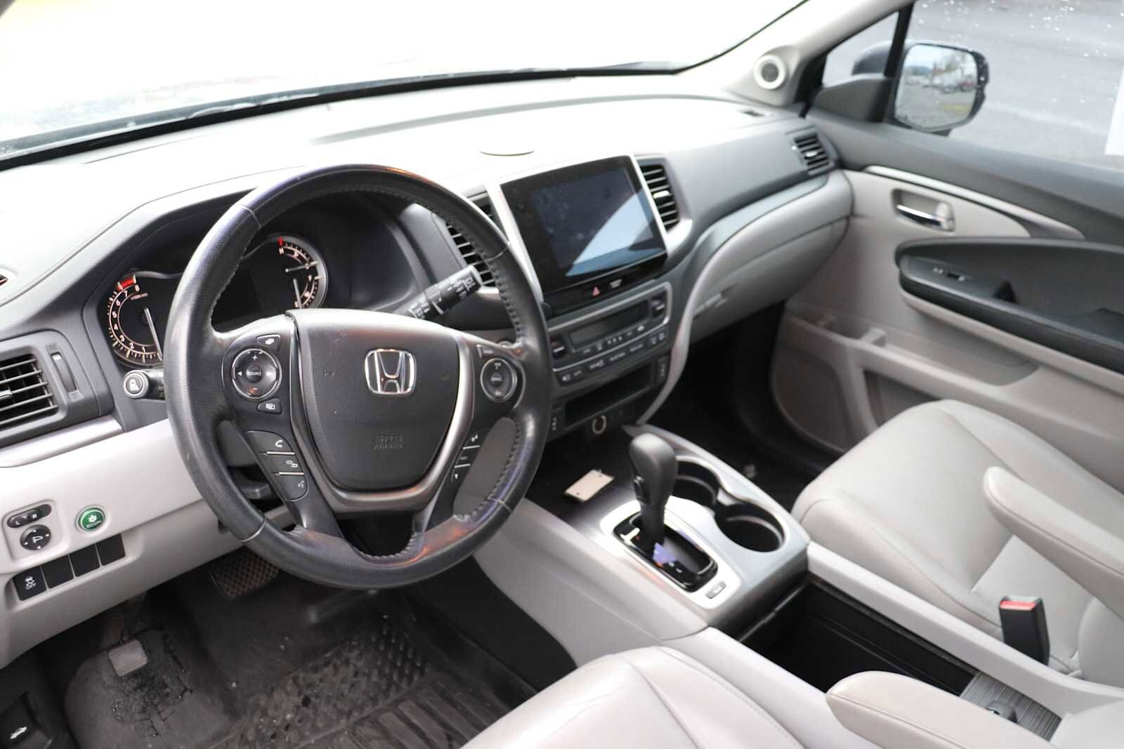 Thumbnail: 2016 Honda Pilot - 10