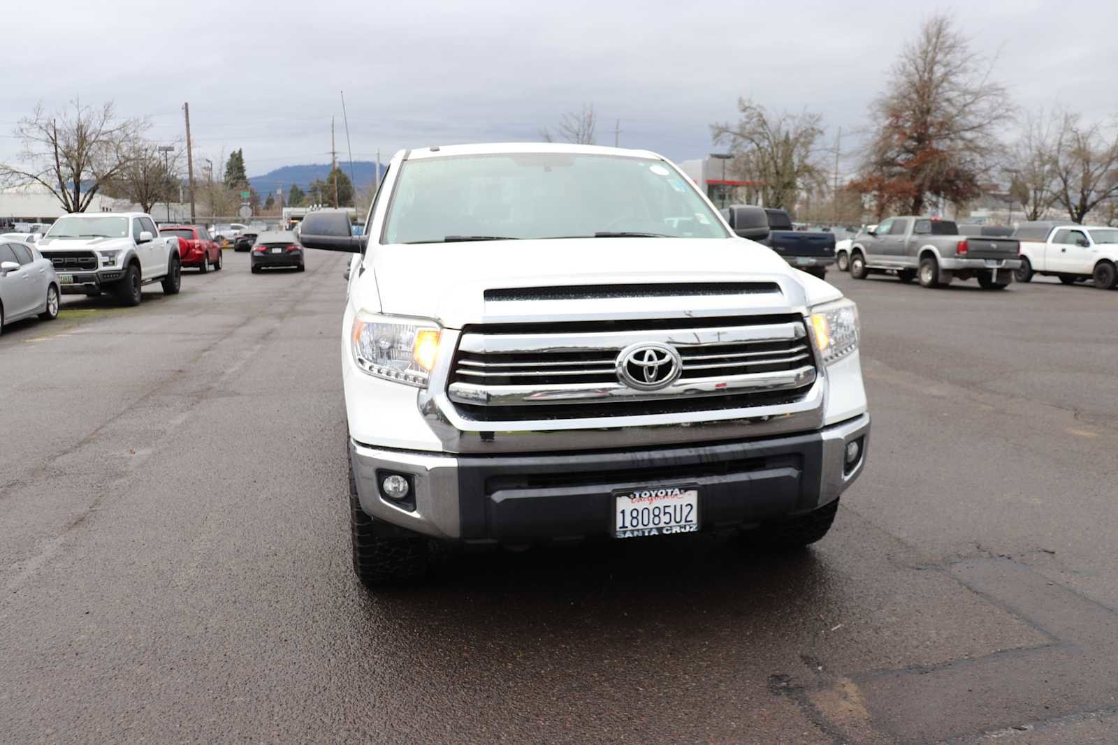 Thumbnail: 2016 Toyota Tundra - 3