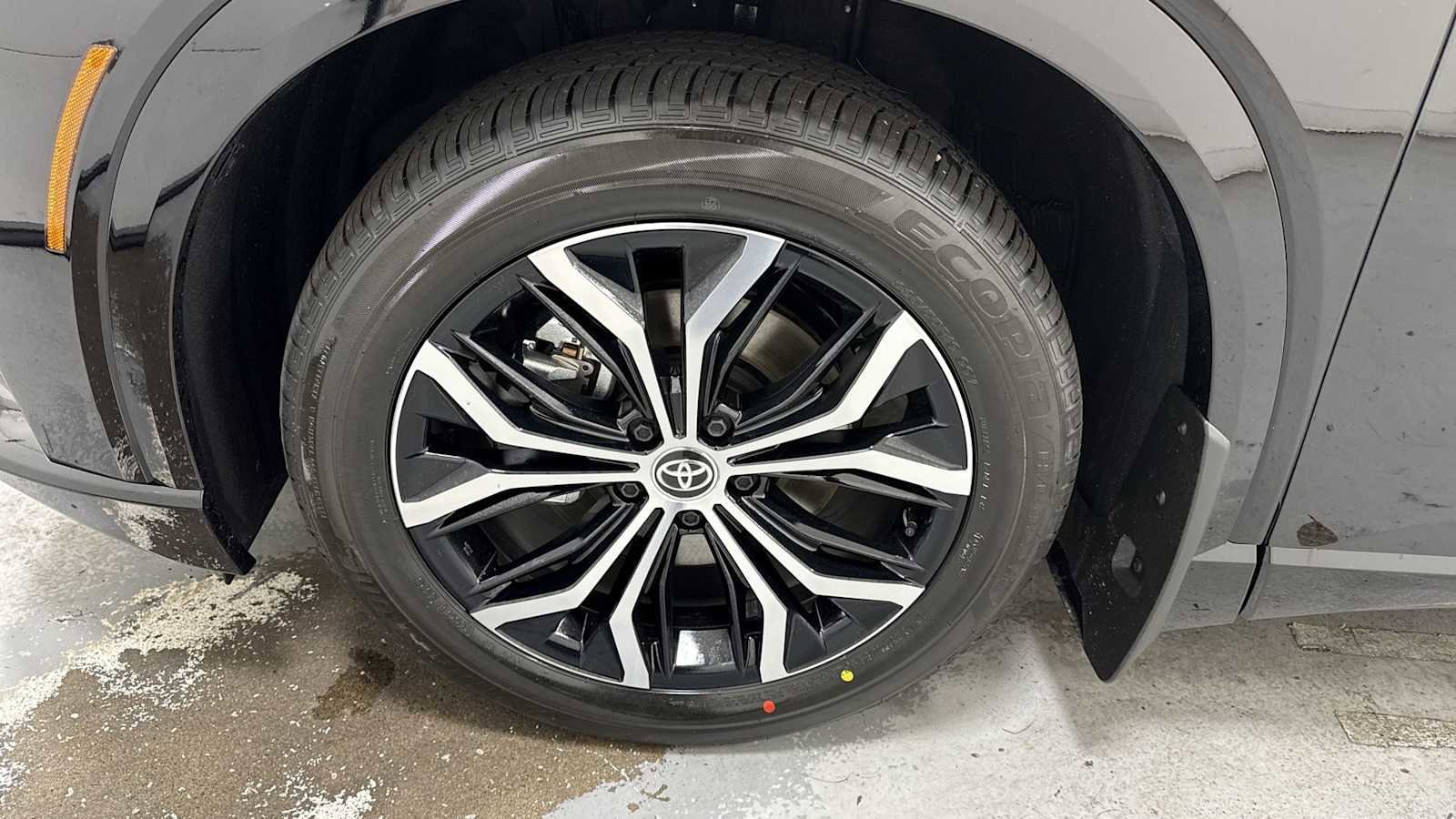 Thumbnail: 2026 Toyota Crown Signia - 10